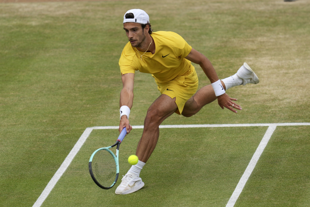 進行強勢突 進行強勢突